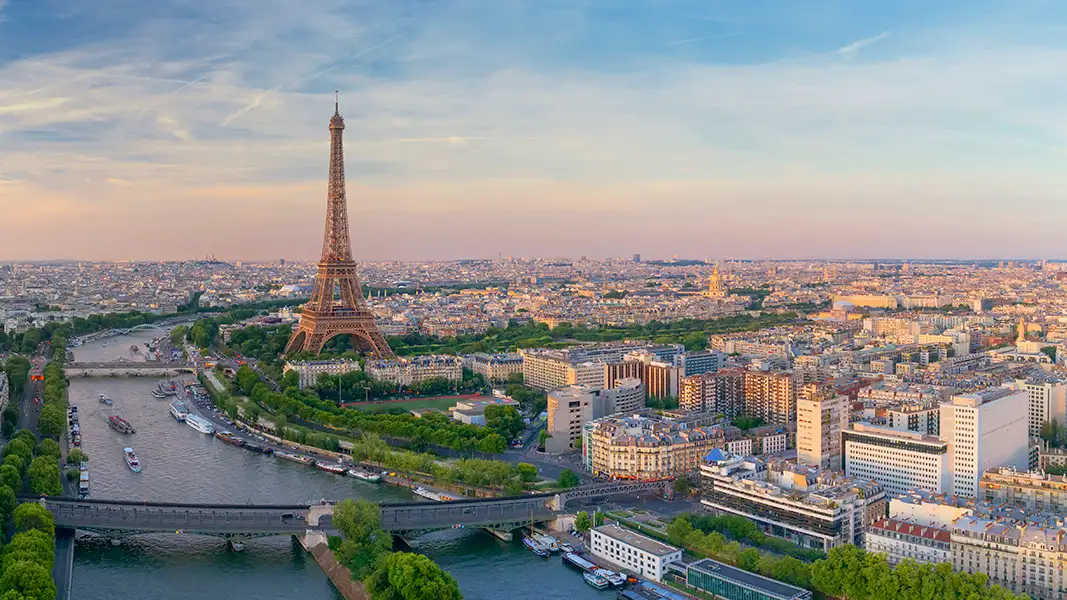 travel guide image
